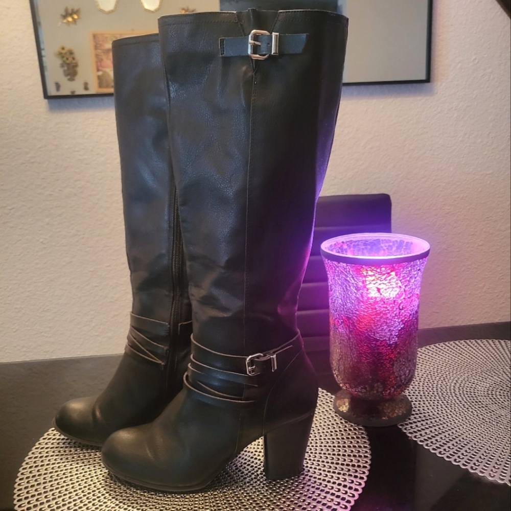 💕Beautiful Steve Madden Knee High Boots!
